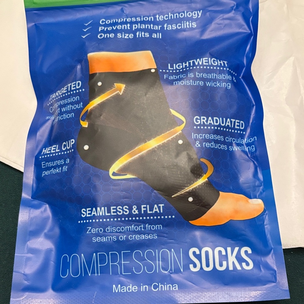 Compression Socks - Black - Picture 2 of 3